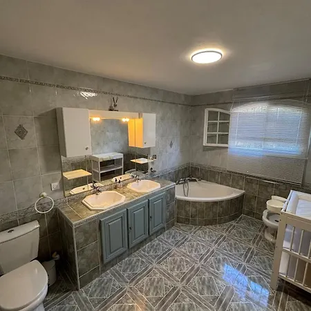 Le Nid Catalan Piscine Privee Jacuzzi Climatisation * Elne